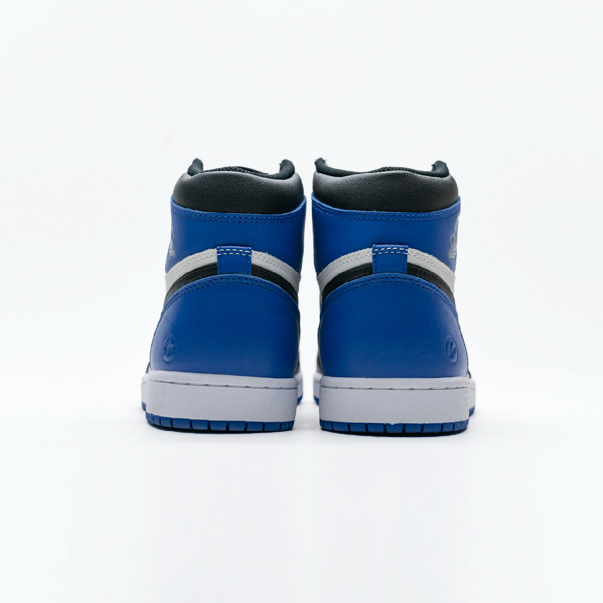 Air Jordan 1 High Fragment baskets montantes homme et femme en cuir noir blanc, détail semelle