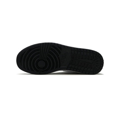 Air Jordan 1 High Silver Toe baskets montantes homme et femme en cuir argent, vue arrière