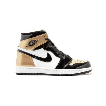 Air Jordan 1 High Gold Toe baskets montantes homme en cuir verni, vue de profil