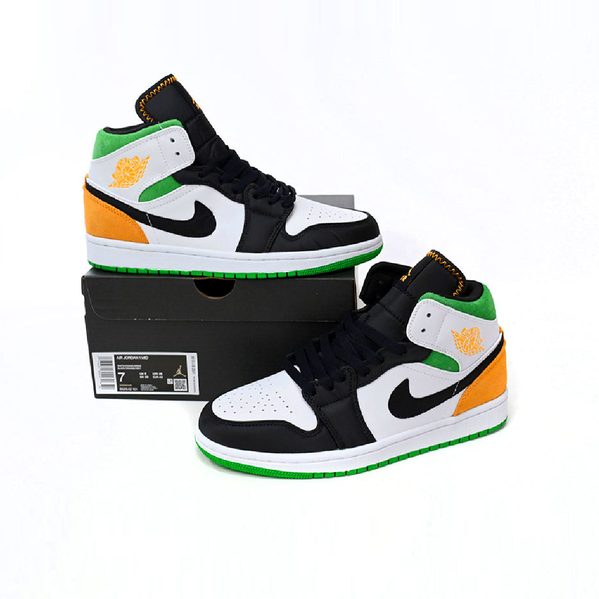 Air Jordan 1 Mid Oakland White, Orange and Green baskets mi-montantes homme et femme en daim blanc vert, vue arrière