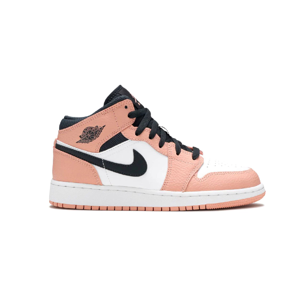 Air Jordan 1 Mid Pink Quartz baskets mi-montantes homme et femme en cuir rose, vue de profil