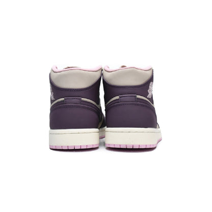 Air Jordan 1 Mid Pro Purple baskets mi-montantes homme et femme en cuir violet, détail semelle