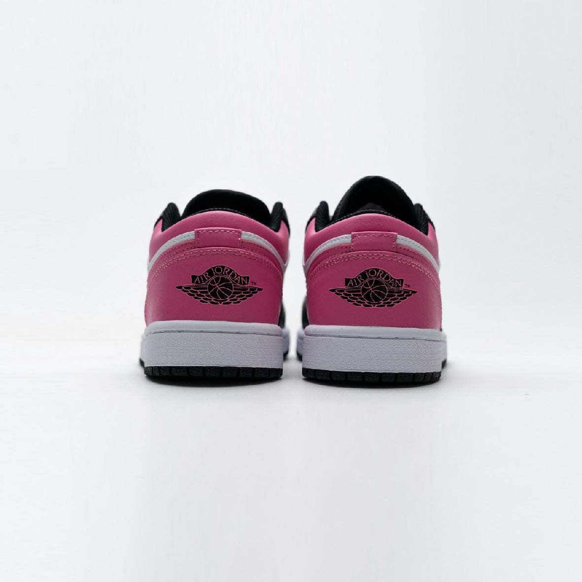 Air Jordan 1 Low Pinksicle baskets basses homme et femme en cuir blanc rose, détail semelle