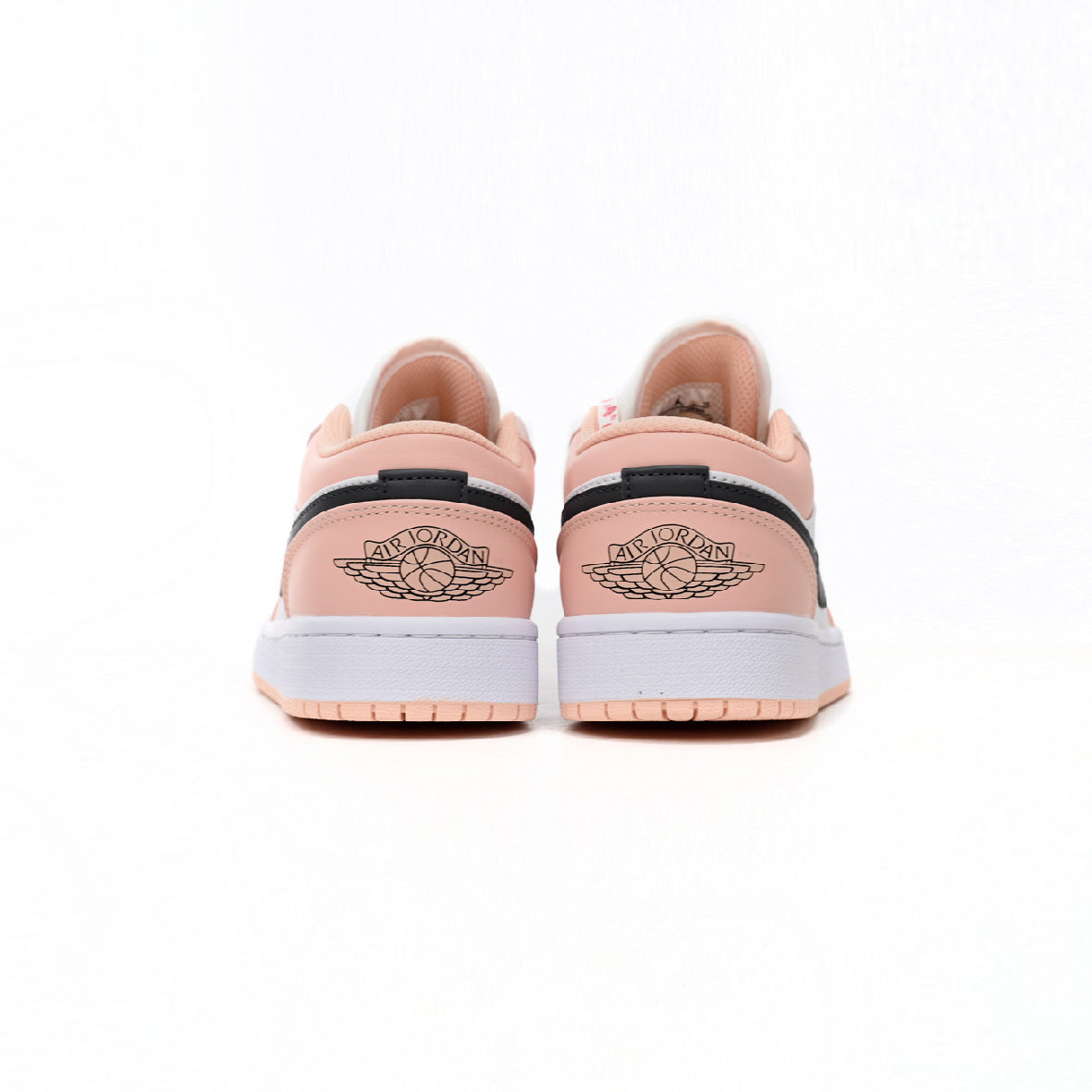 Air Jordan 1 Low Arctic Powder baskets basses femme en cuir noir rouge, détail semelle