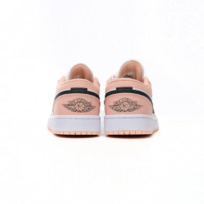 Air Jordan 1 Low Arctic Powder baskets basses femme en cuir noir rouge, détail semelle