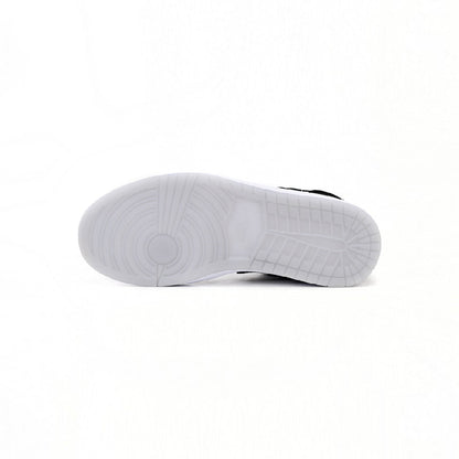 Air Jordan 1 Low Big Slam Dunk baskets basses homme et femme en cuir noir rouge, détail tige