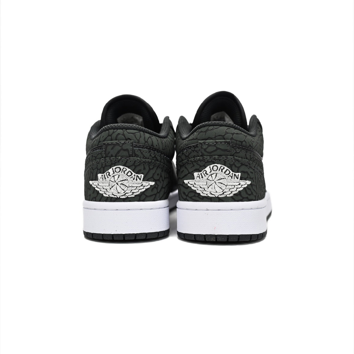 Air Jordan 1 Low Black Elephant baskets basses homme et femme en cuir noir, vue de face