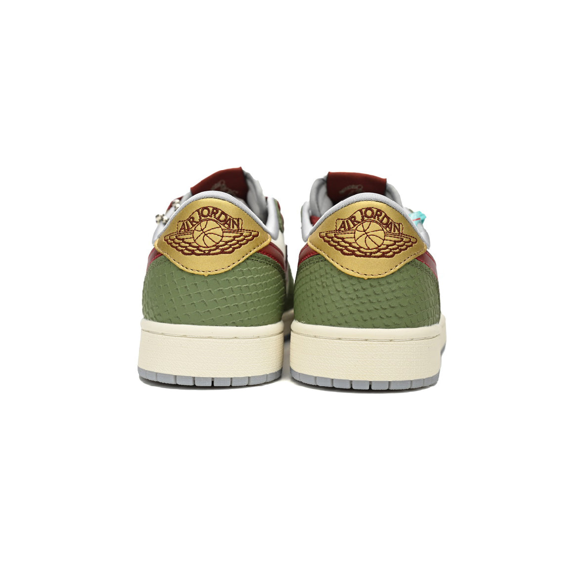 Air Jordan 1 Low Year of the Dragon baskets basses homme et femme en cuir blanc rouge, détail semelle