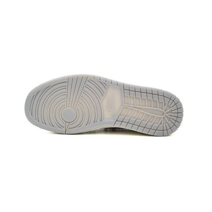 Air Jordan 1 Low Year of the Dragon baskets basses homme et femme en cuir blanc rouge, détail tige