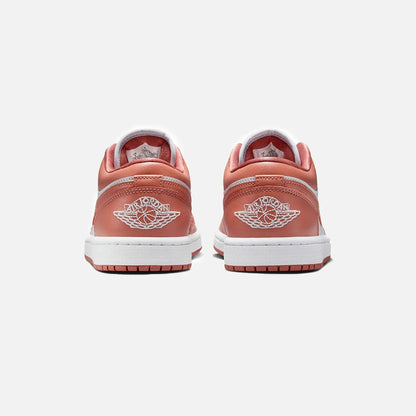 Air Jordan 1 Low Rose Saumon baskets basses femme en cuir rose, détail semelle