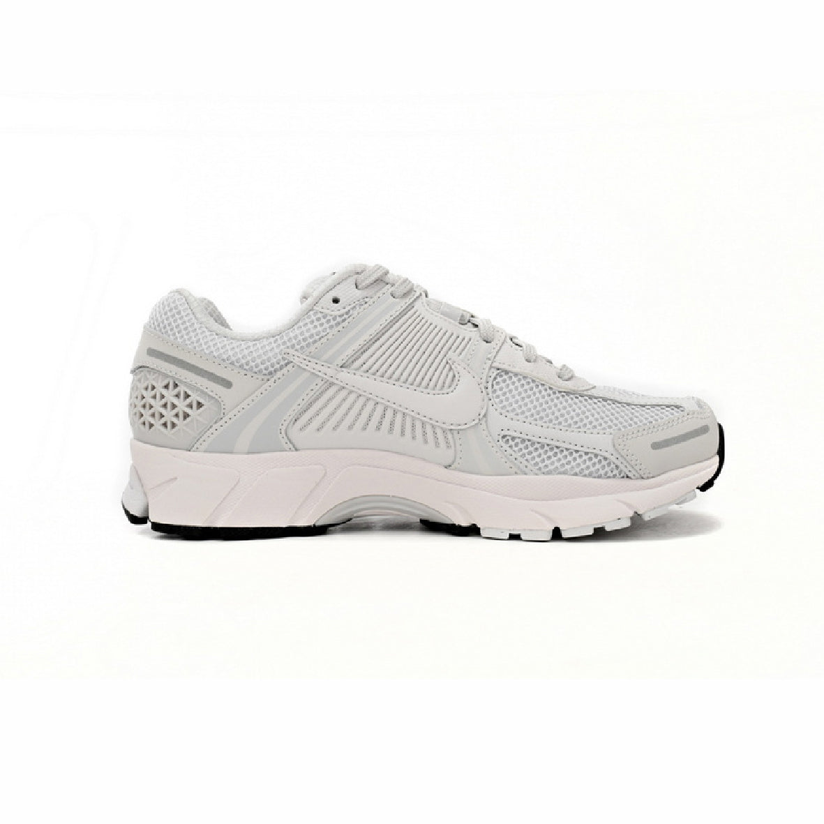 nike air zoom vomero 5 grey baskets vue latérale
