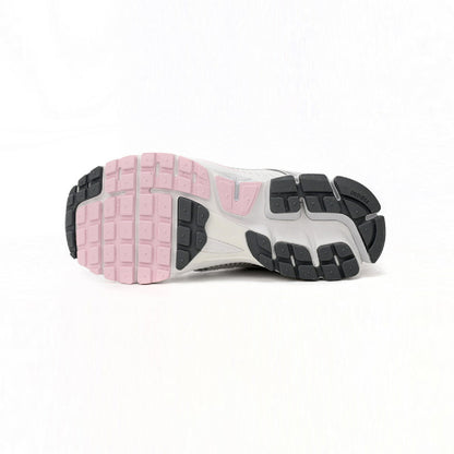 Nike Air Zoom Vomero 5 Pink Baskets Rose Femme - 5