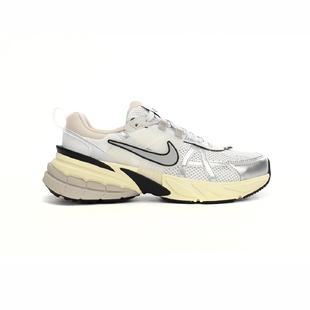 Nike V2K 3XL Summit White and Metallic Silver, Baskets Rétro Running Unisexe – photo 1