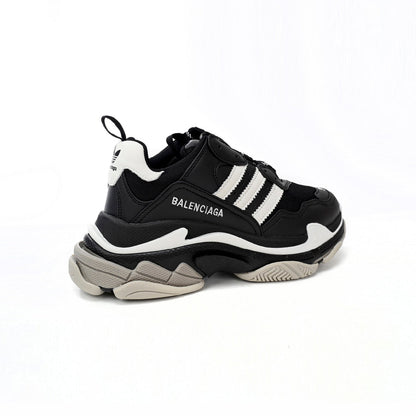 Adidas Triple S Balenciaga Black baskets homme et femme en cuir, mesh et cuir synthétique noir, vue de face