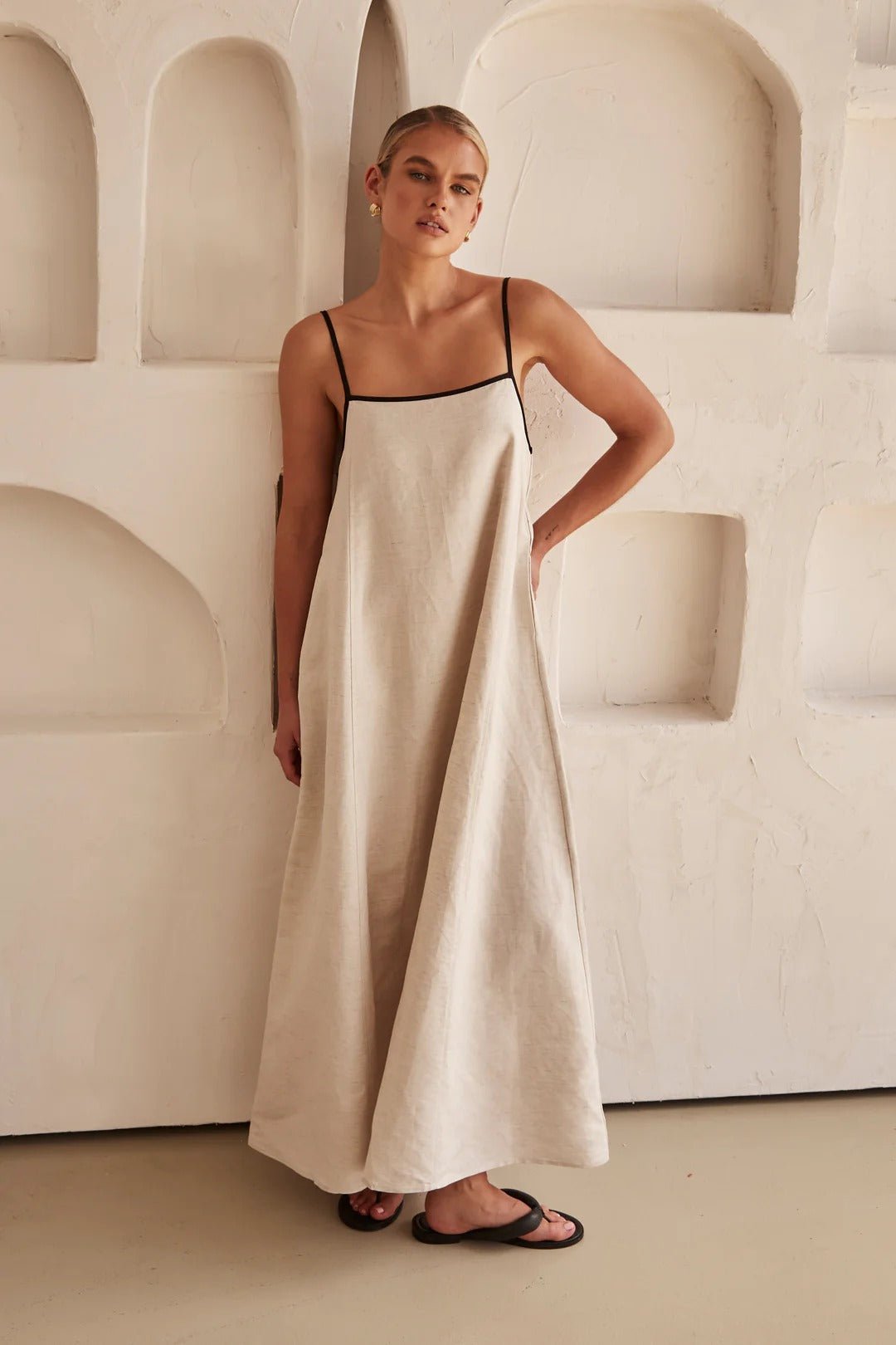 Sophie | Robe longue pour femme avec bretelles réglables et bordure contrastante