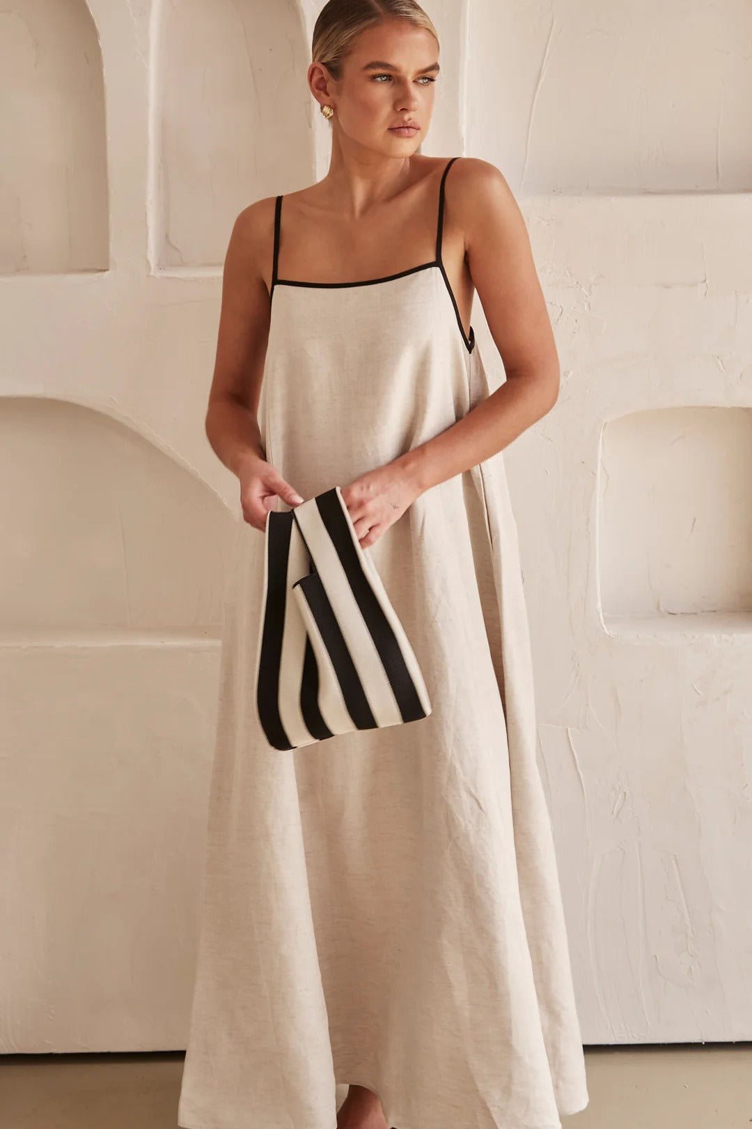 Sophie | Robe longue pour femme avec bretelles réglables et bordure contrastante