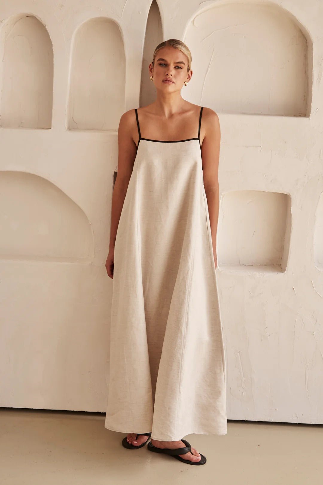Sophie | Robe longue pour femme avec bretelles réglables et bordure contrastante