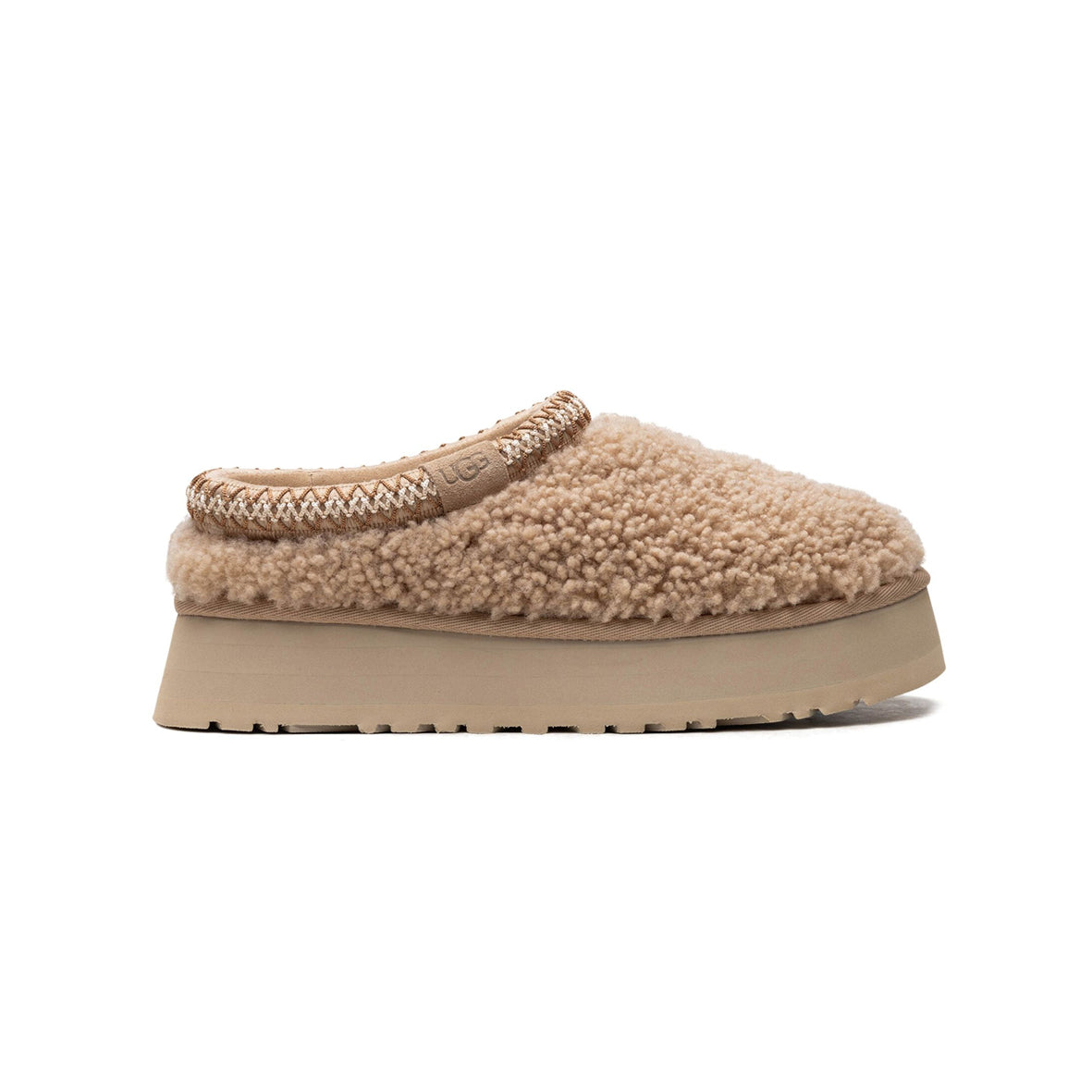 UGG Tazz Maxicurly Sand chaussons à plateforme femme en daim et peau de mouton beige sable, vue de profil