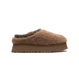 UGG Tazz Maxicurly Chestnut – Sabots Plateforme Femme en Daim et Mouton Bouclé