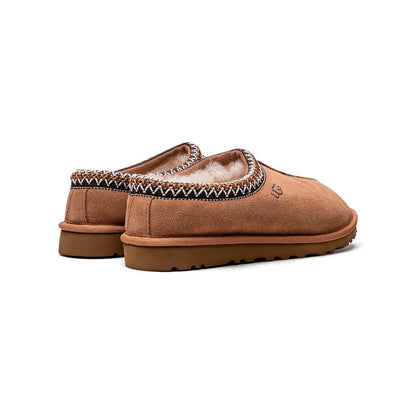 UGG Tasman Camel chaussons homme et femme en daim et peau de mouton camel, détail semelle