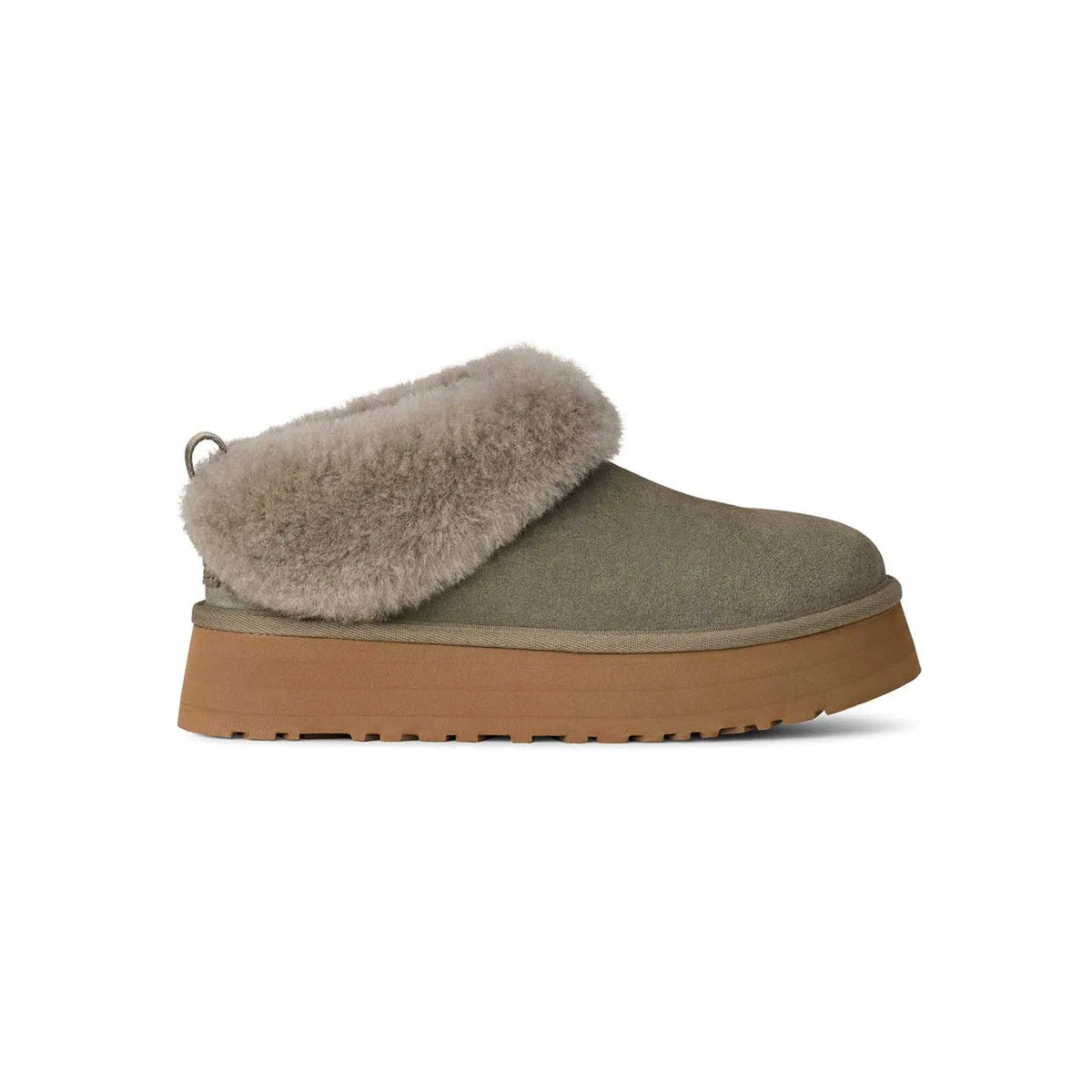 UGG Tazzelle Moss Green chaussons à plateforme femme en daim et peau de mouton vert mousse, vue de profil