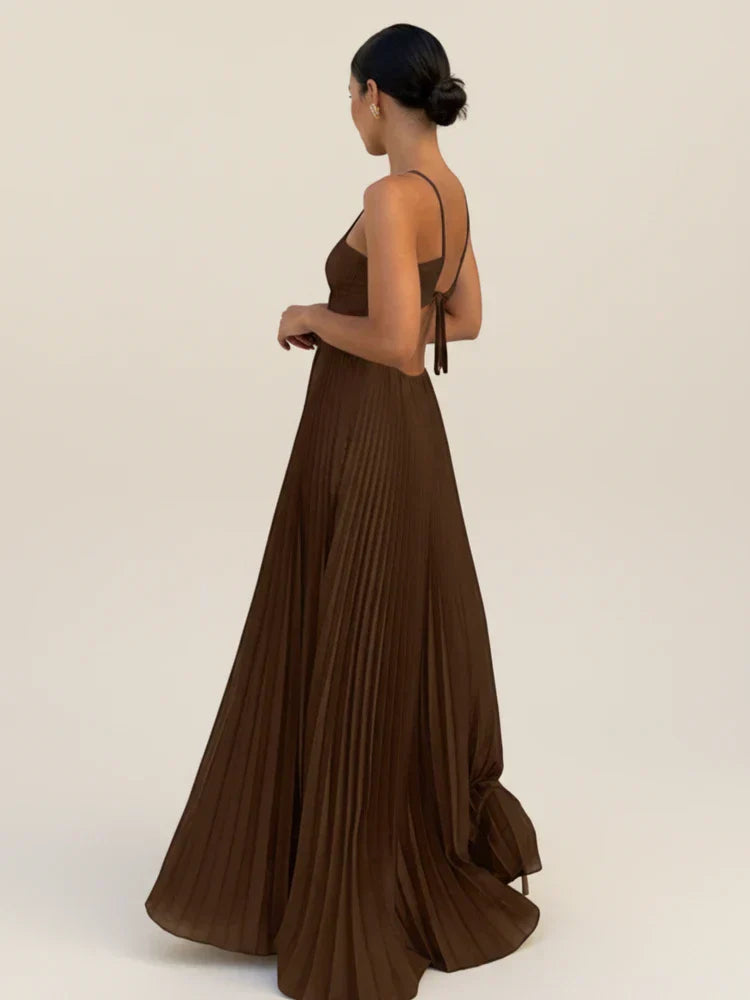 Robe Longue Femme à Dos Nu et Col Licou Plissée – Silhouette Fluide Sol