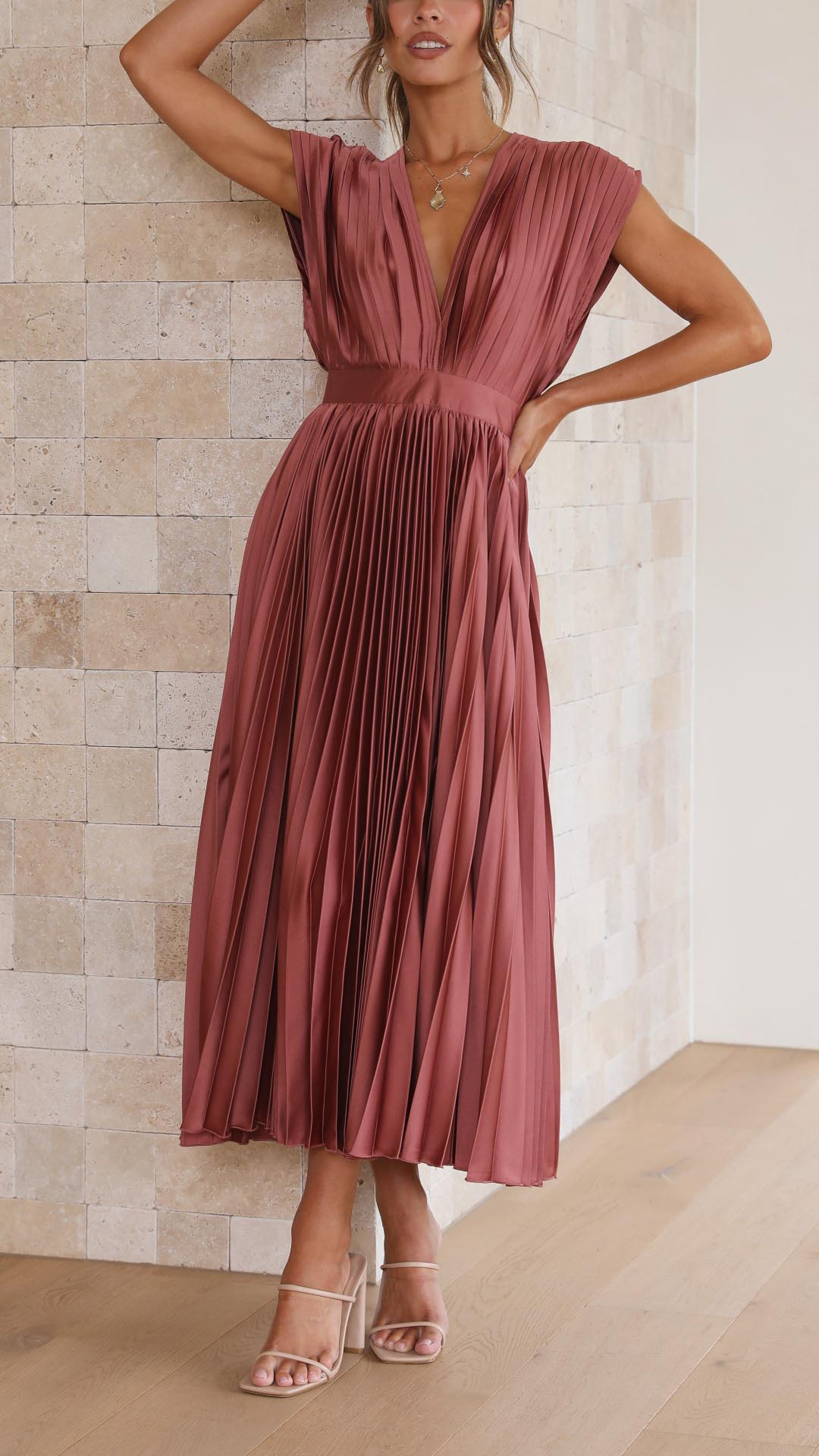 Robe longue plissée élégante pour femme