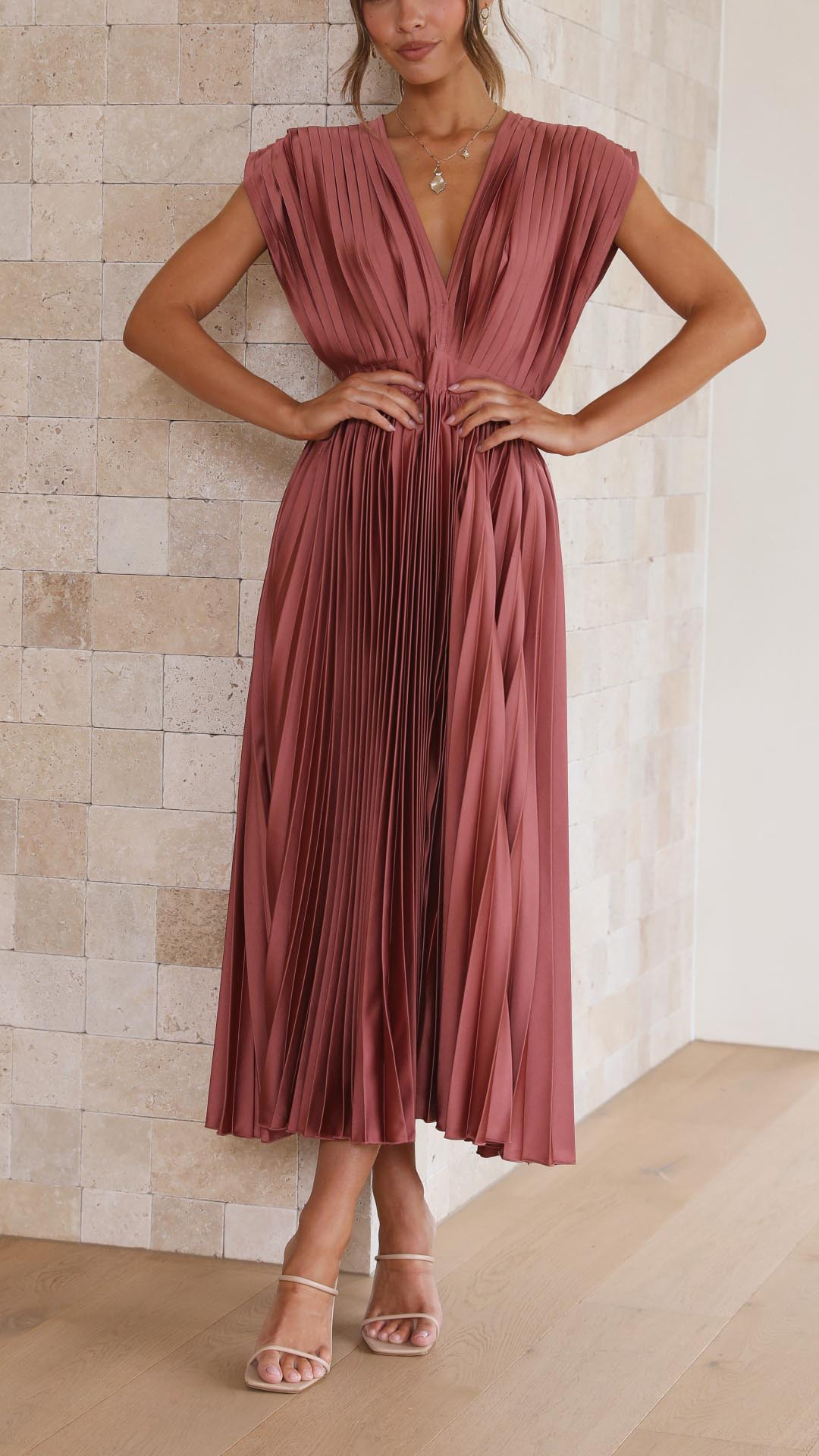 Robe longue plissée élégante pour femme