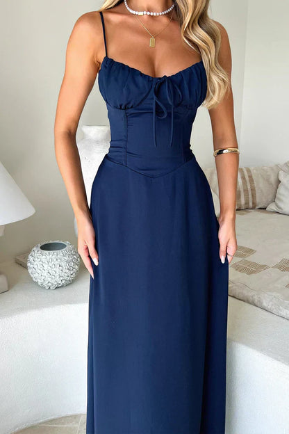 Robe longue portefeuille à fines bretelles pour invitées de mariage