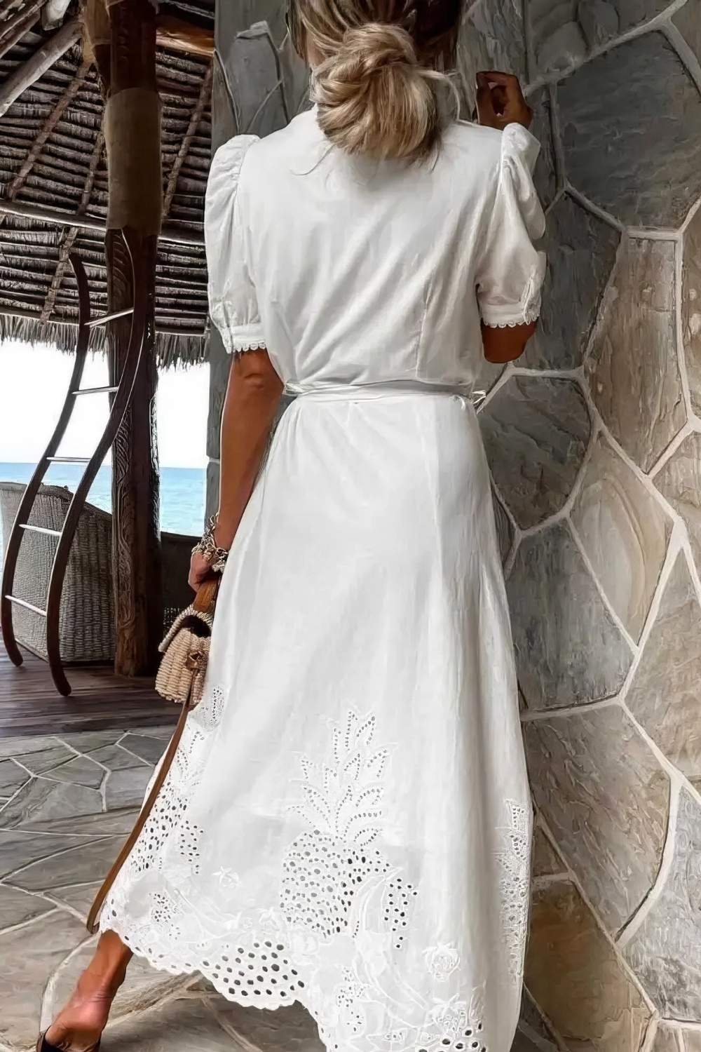 Robe maxi blanche pour femme avec détails à boutons