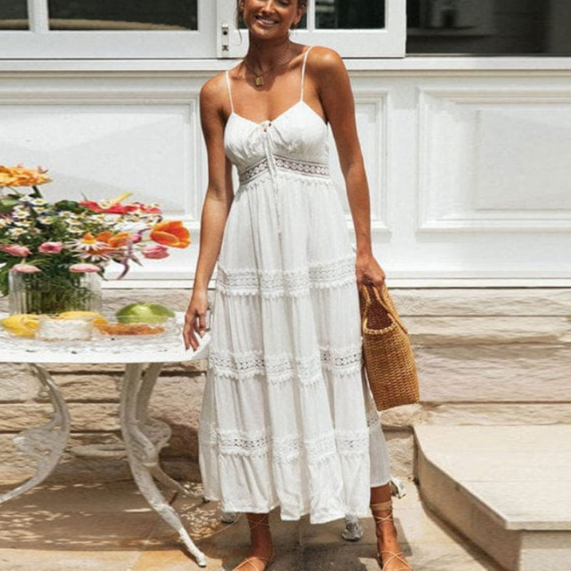 Robe blanche à fines bretelles pour femme
