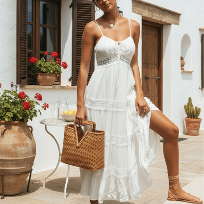 Robe blanche à fines bretelles pour femme
