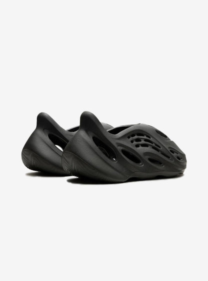 adidas Yeezy Foam RNNR Carbon Sabots Gris Homme Femme - 3