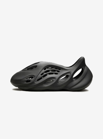 adidas Yeezy Foam RNNR Carbon Sabots Gris Homme Femme - 1