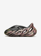 adidas Yeezy Foam RNNR MX Carbon Sabots Gris Noir Homme Femme