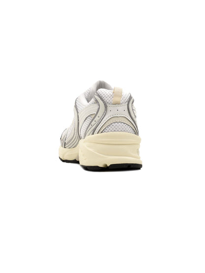 Sneakers Basses New Balance 530 femme argenté