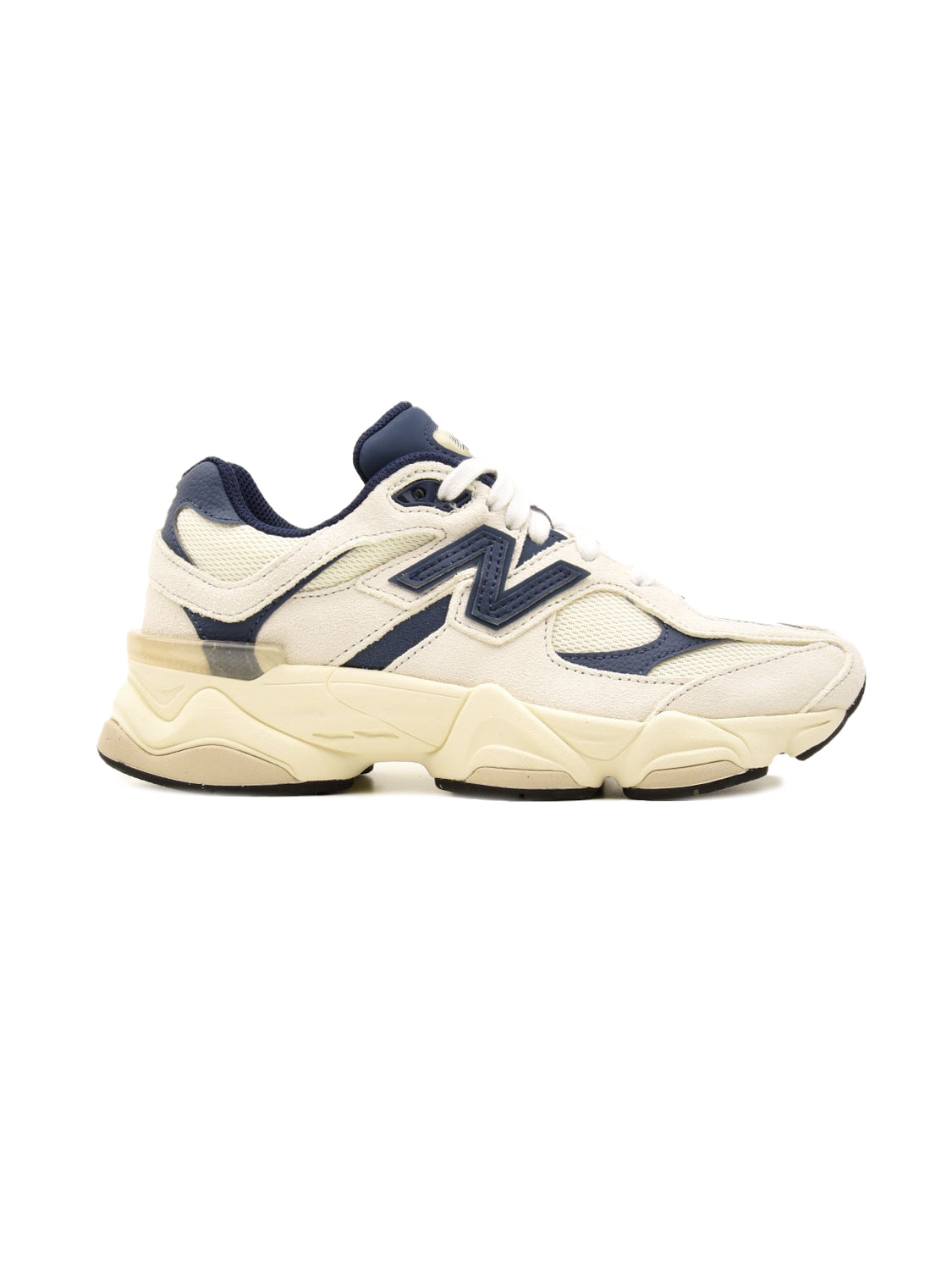 New Balance 9060 Beige baskets basses enfant daim et mesh beige, vue de profil