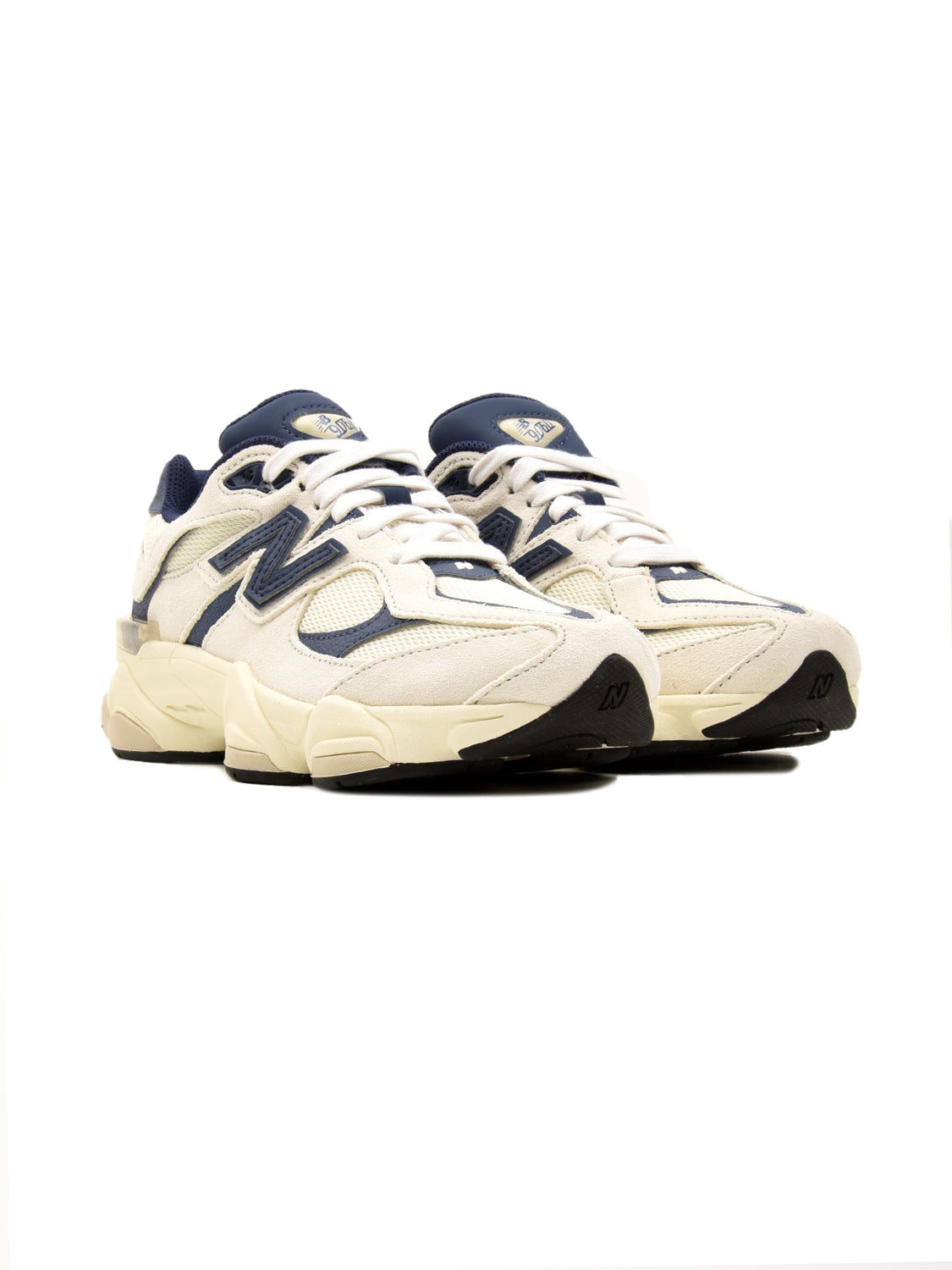 New Balance 9060 Beige baskets basses enfant daim et mesh beige, vue de face