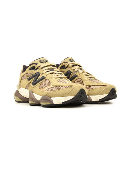 New Balance 9060 Quicksand / Incense baskets basses homme et femme daim et mesh beige, vue de face
