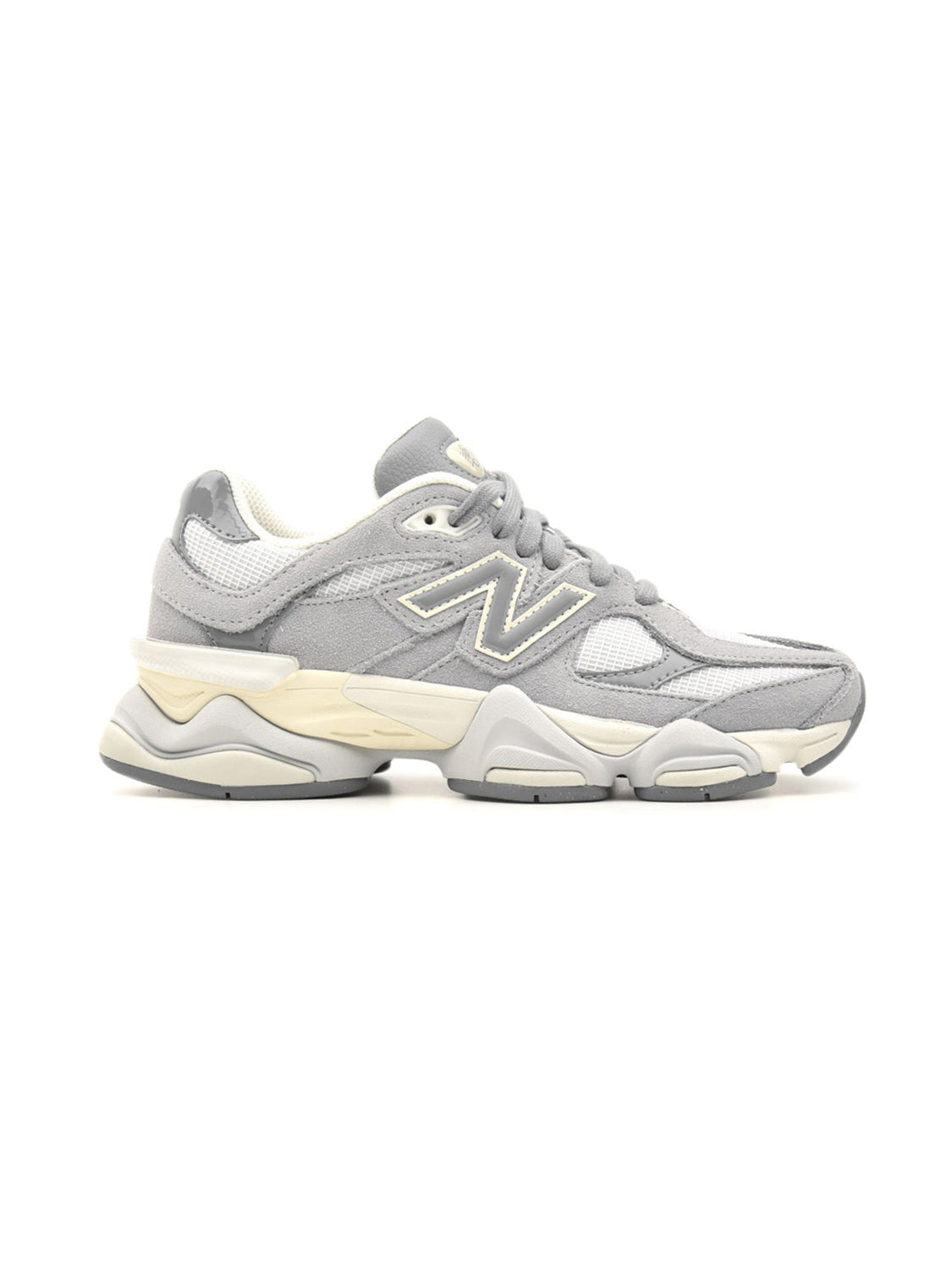 New Balance 9060 Gris baskets basses homme et femme daim et mesh gris, vue de profil