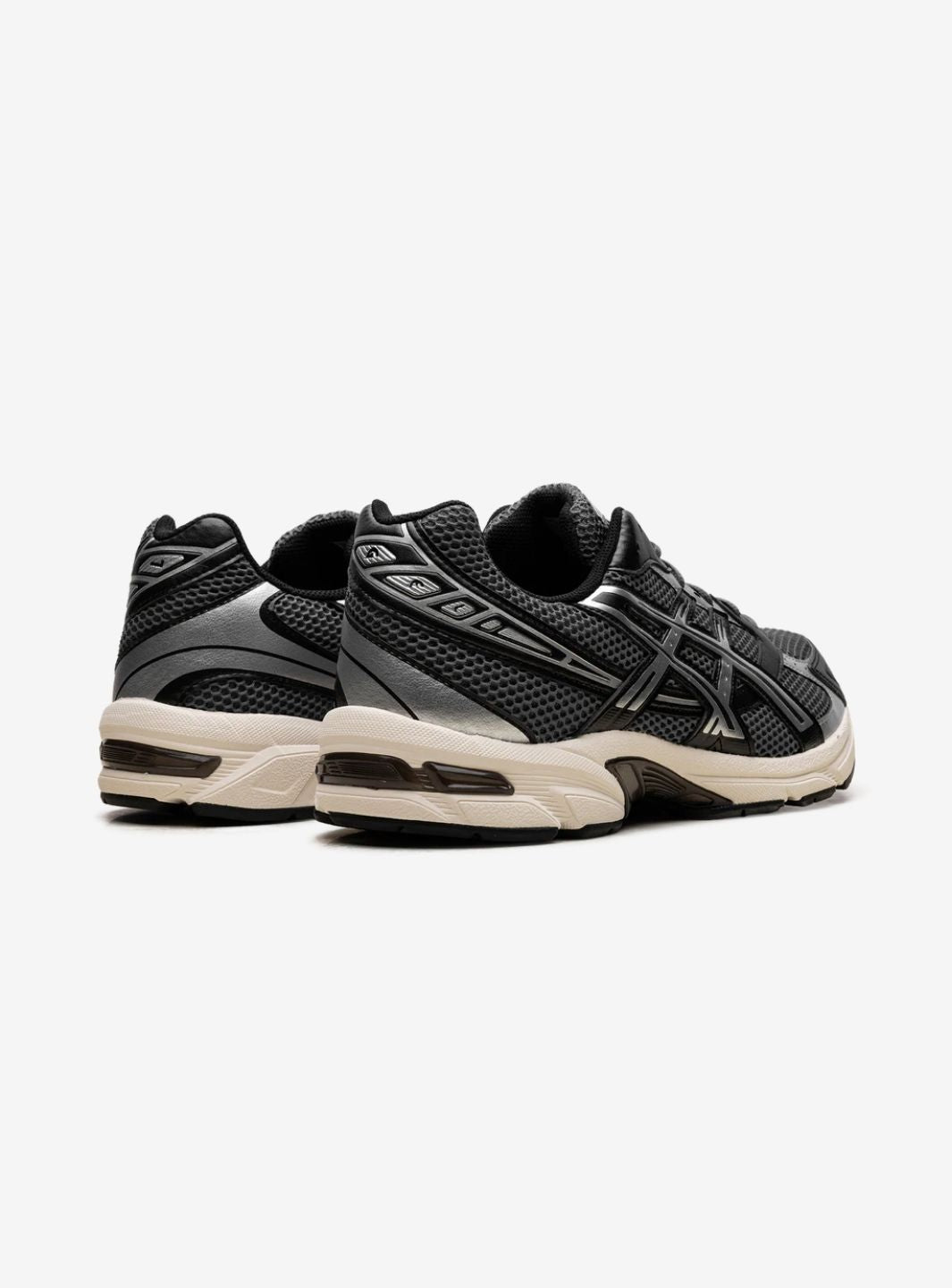 Asics Gel-1130 Steel Grey Black baskets basses homme et femme en mesh et cuir synthétique noir gris, détail semelle