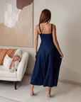 Robe midi femme à encolure carrée – silhouette trapèze effet corset