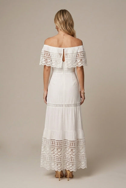 Robe Longue Femme en Dentelle – Épaules Dénudées et Jupe à Volants