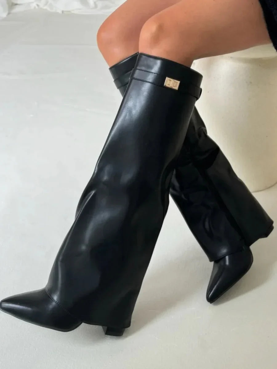 Bottes Femme Maëlys en Daim à Détails Métalliques