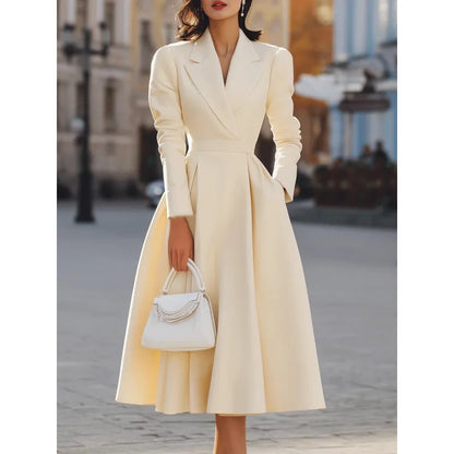 Robe Longue Femme Col V – Coupe Gainante et Affinante