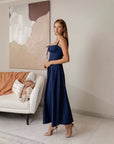 Robe midi femme à encolure carrée – silhouette trapèze effet corset