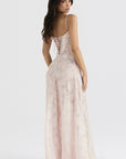 Robe Longue Femme en Dentelle Fleurie – Bretelles Fines & Col Cœur