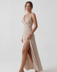 Robe Slip Femme Col V Fendue – Coupe Slim à Bretelles | Drapé Soyeux