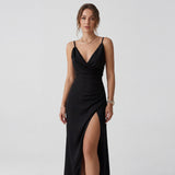 Robe Slip Femme Col V Fendue – Coupe Slim à Bretelles | Drapé Soyeux