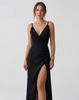 Robe Slip Femme Col V Fendue – Coupe Slim à Bretelles | Drapé Soyeux